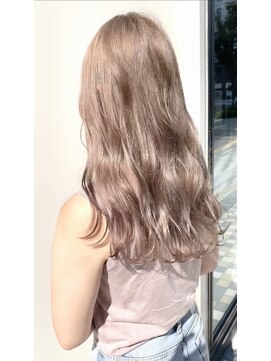 エルフィ(ELF=y) エモい!!ホワイトピンクカラー