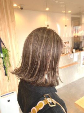 アドラーブル 松崎店(adorable) 20代30代大人可愛いハイライト×透明感アッシュベージュカラー