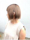 グレーベージュカラー