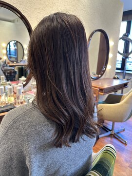 エルサフィロ キタハマ(el zafiro kitahama) 30×40代×透明感×髪質改善×ファーストグレイ×明るい白髪染め