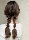 可愛すぎない上品なツインスタイル【お呼ばれヘア】