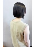 襟足ギリギリきりっぱなしボブ
