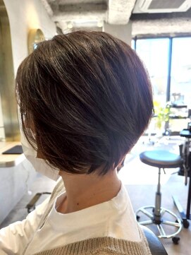 ジェコ ブラン(gecko. brun) 大人ショートボブ/耳掛けヘア/骨格矯正カット #武蔵小山美容室