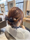 華やかお呼ばれシニヨンヘア