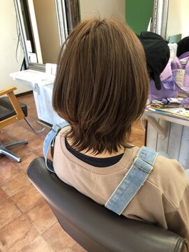 シロトータルデザイン(shiro total design) レイヤーセミディ×ベージュ