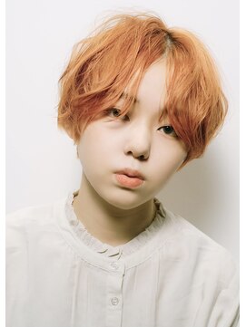 キッカ(kicca) 【kicca】クリアオレンジのショートボブ