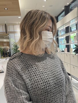 ステアケース 武蔵小杉店(stair:case) 大人かわいい外国人風ブロンドバレイヤージュ　脱白髪染め