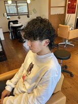 ロイ(roi) 波巻きパーマ　シャドウパーマ　ツイスパ