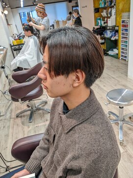 コワファーストナガサキシャンプーボーイ(COIFF1RST NAGASAKI SHAMPOO BOY) センターパート×ニュアンスストレート