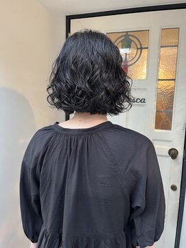 フランチェスカ(Francesca) ボブパーマ/レイヤーボブ/黒髪パーマ/くるくるパーマ/ラフパーマ