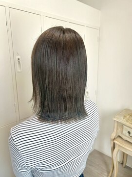 ロッカ(ROCCA) ナチュラルミディアムボブ