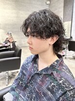 アミ(Ammi)&nbsp;ウルフ/センターパート/スパイラルパーマ/ツイスパ/ツーブロック