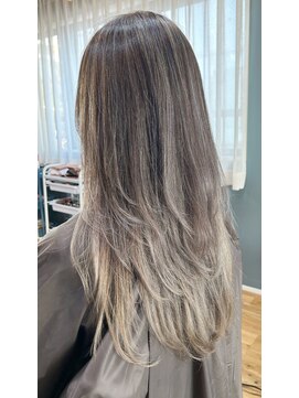 ハウス(the HOUSE) 外国人風グレージュハイライト