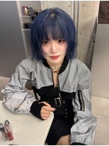 ローレン(Lolen.)&nbsp;ふんわり巻き髪ボブとダークブルー