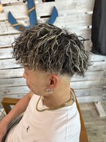 スワッグ(swag)&nbsp;ホワイトメッシュ×ツイストパーマ