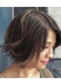 外ハネ切りっぱなしボブ
