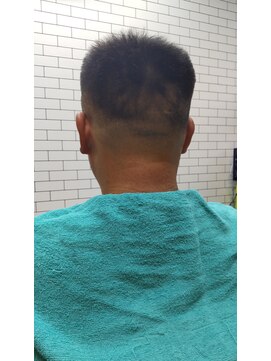 ちくまぁる 『理容室/メンズ』フェードスタイル