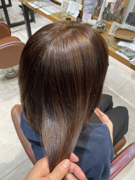 ネオリーブルカ 御茶ノ水店(Neolive Luca) 脱白髪染めハイライト白髪ぼかしハイライト