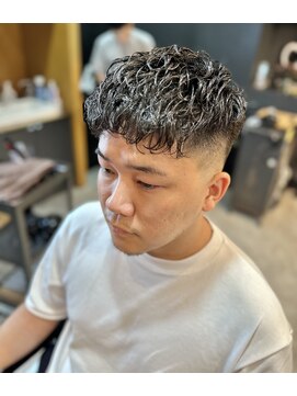 フランクスバーバー アンド ビアークラブ(FRANK'S BARBER and BEER CLUB) スペインカール