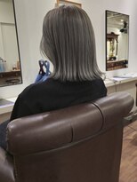 インビテーション(invitation) グレージュ