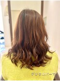 ゆるふわデジタルパーマで叶える、大人可愛い抜け感ヘア