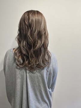 ヘアースタジオ ゼン カロン(Hair studio Zen kalon) おしゃれハイライト、白髪ぼかし