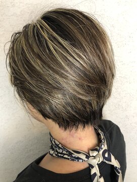 ヘアサロン アティリー(Hair Salon Attirer) 西梅田/ボブ/グレーベージュ/白髪ぼかし/ハイライト/ベージュ