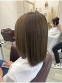 オリーブベージュ