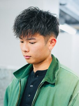 スラッシュ(SLASH) 短髪/スキンフェード/ツイストスパイラル/メンズパーマ/姫路