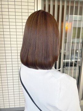 マルソー オリーブベージュ×ボブスタイル