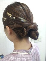 サロン ド オリーブ 【結婚式お呼ばれスタイル】タイトシニョン