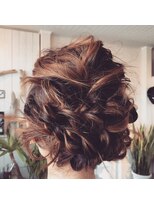 ダブル ヒッチ ヘア(W Hitch hair)&nbsp;ネジリポイントアレンジ