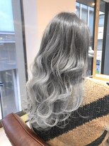 サードバイローラン(THiRD by ROULAND)&nbsp;THiRD 透明感グレージュ 耳かけフォギーベージュ