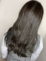 モルニ(MORNI)&nbsp;アッシュグレー_マロンベージュ Aラインボブ かきあげ