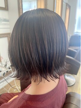 コワファースト 大分(COIFF1RST) ぱつっとボブで外ハネ