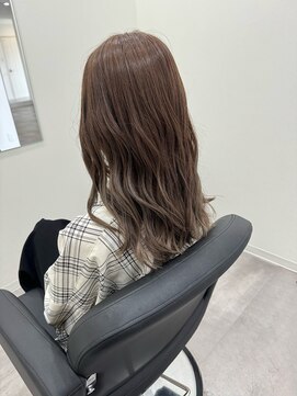 ナッツ(Nut's) ミルクティーグレージュ