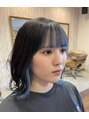 リタ(Lita) インナーカラー&パーマスタイル。スタイリングがし易いように