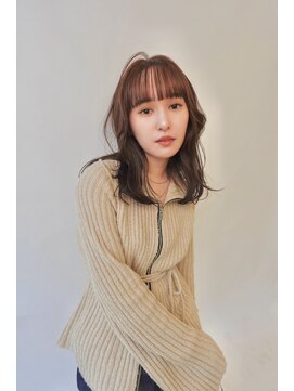 スニュウ(snuw) 【snuw mina】レイヤーカット/透明感カラー/伏見