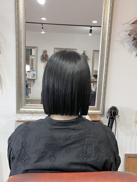 ヘアメイク アンフィ(amphi) 切りっぱなし黒髪ボブ..~**.