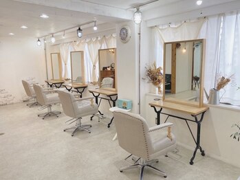 ナツ(Natu.)の写真/居心地の良いゆったりとした空間で要望も伝えやすい◎オシャレで明るい店内はいるだけで気分が上がる♪