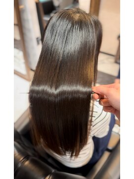 ルアナ トウキョウ(Luana TOKYO) [町田/髪質改善/縮毛矯正/白髪染め/白髪ぼかし/脱白髪染め]