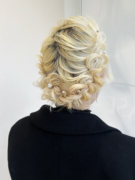 《上品に♪》大人の編み込みカチューシャ♪【大宮】