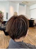 大人の丸みショートボブ×極細ハイライト