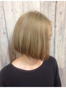 リップカール(RIP CURL) 切りっぱなしボブと相性GOOD♪ハイ透明感カラー☆