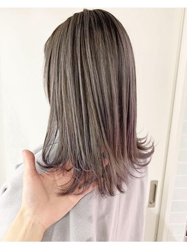シェリ ヘアデザイン(CHERIE hair design) White silver color