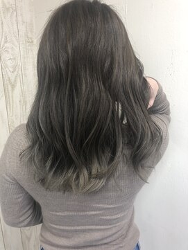 ノア(NOA by KENJE) バレイヤージュ  グレージュ .