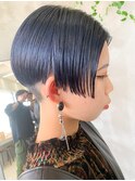 ハンサムショート 、刈り上げ、ネイビーカラー、前下がり