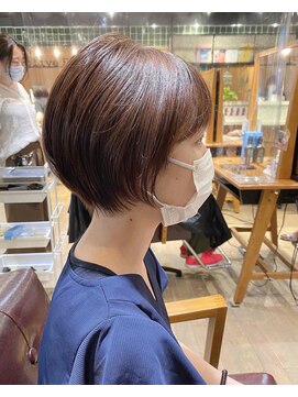 ヴァンクシー バイ ルナ(VANKCY by Luna) ショートボブ 耳かけショート ショート ベージュ アッシュ 20代