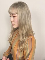 オンザ(ONTHE)&nbsp;ホワイトブロンドベージュロングスタイル【林京平】