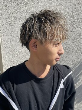 シアン(cyan.) マッシュショート/ハイライト/ツイストパーマ